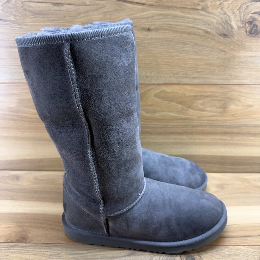 UGG Classic Tall Gray Grey Suede Boots Womens 6 Shearling Fur Cozy Cottagecore